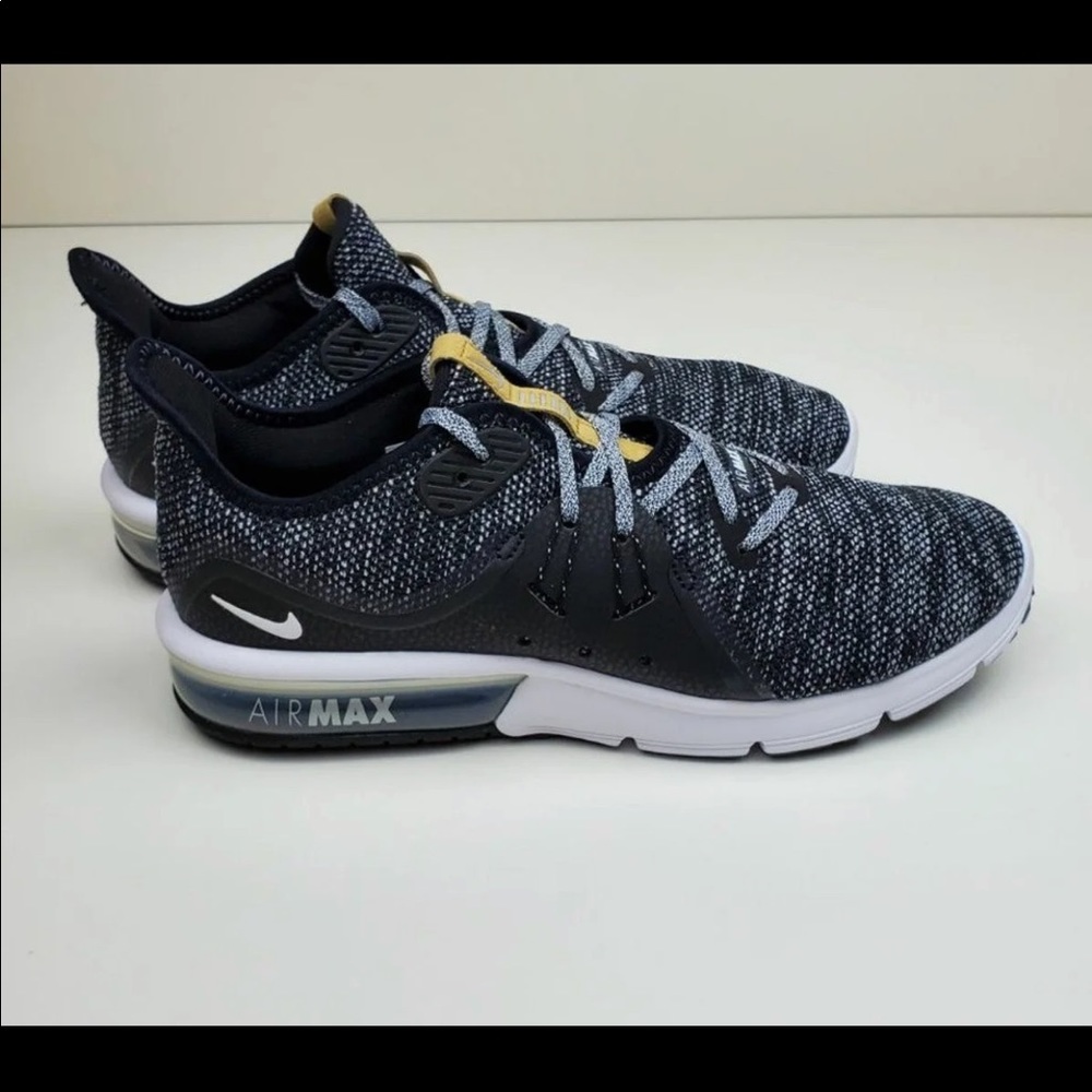 SOLD!!!    Nike Air Max Sequent 3